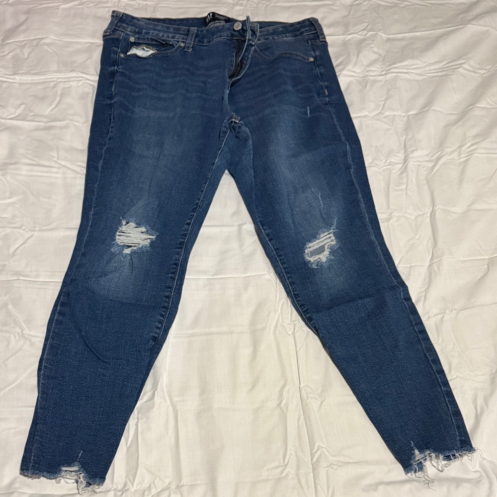 GAP Women's Dark Blue Distressed Skinny Jeans